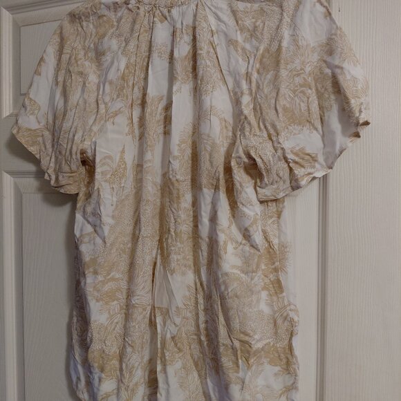 Crown & Ivy Tan and White Top size L Short Sleeve, Womans , NWOT - Picture 2 of 3